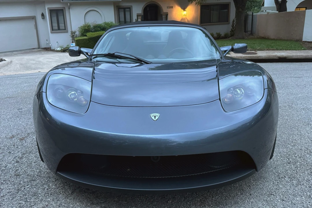 2010 Tesla Roadster - Image 2 of 31