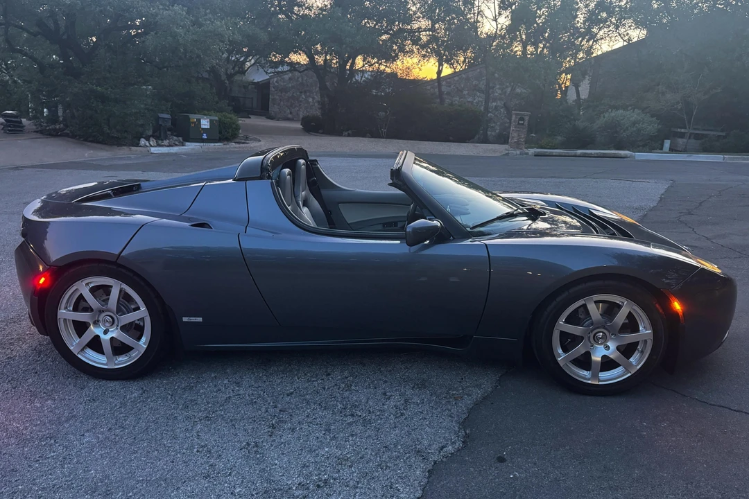 2010 Tesla Roadster - Image 3 of 31