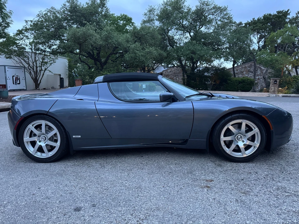 2010 Tesla Roadster - Image 20 of 31