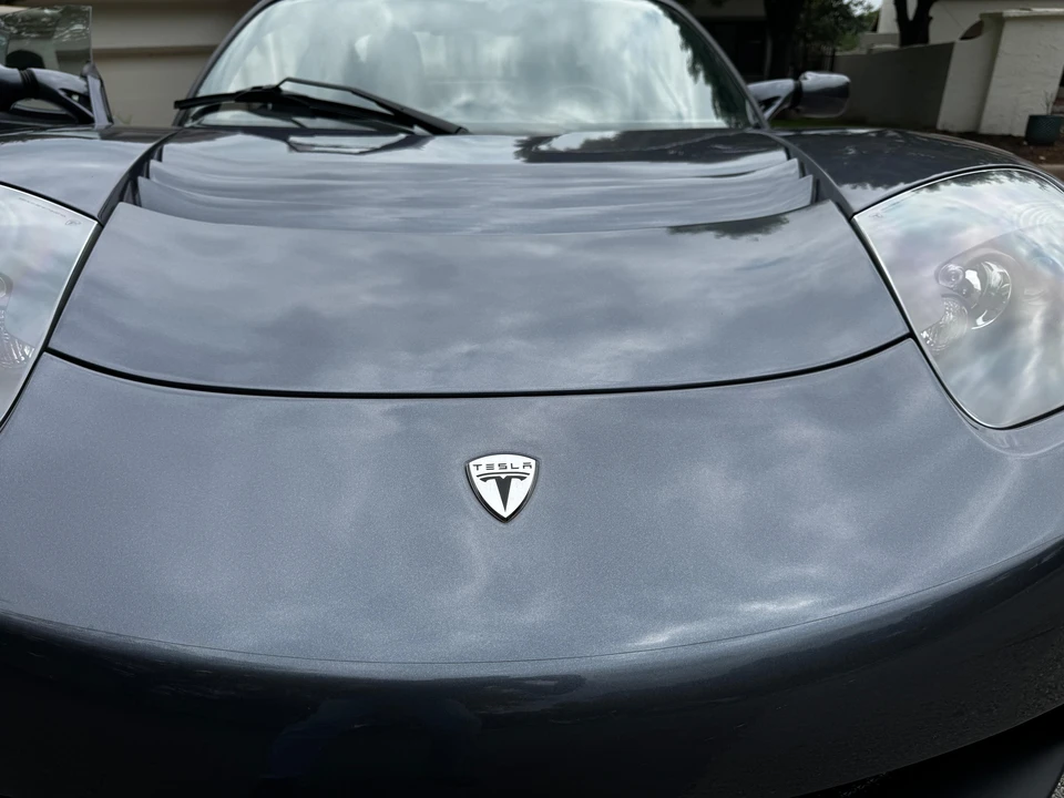 2010 Tesla Roadster - Image 28 of 31