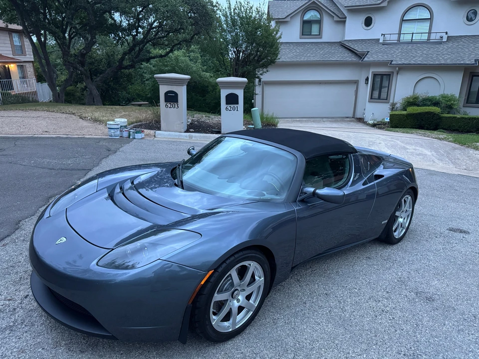 2010 Tesla Roadster - Image 12 of 31