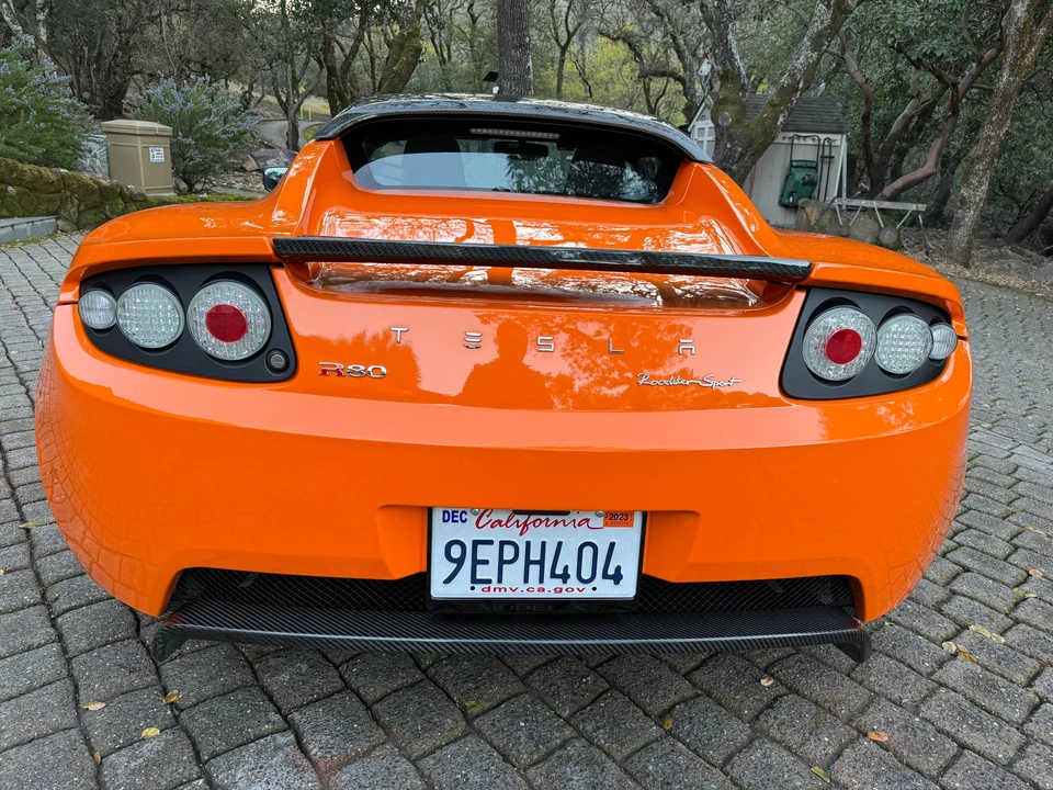 2010 Tesla Roadster - Image 15 of 31