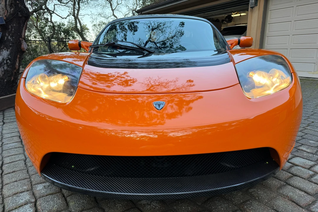 2010 Tesla Roadster - Image 2 of 31