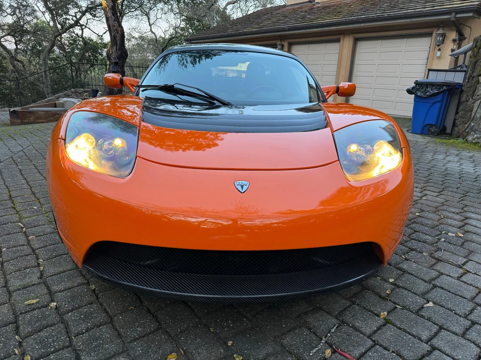 2010 Tesla Roadster - Image 8 of 31