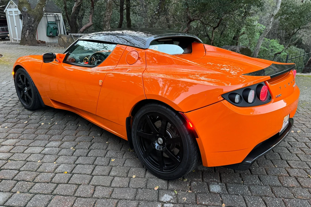 2010 Tesla Roadster - Image 4 of 31