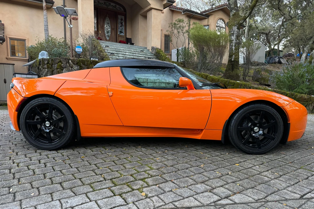 2010 Tesla Roadster - Image 18 of 31