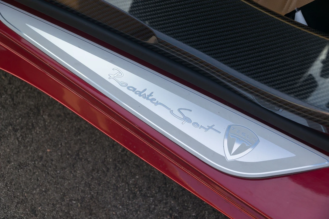 2010 Tesla Roadster - Image 15 of 26