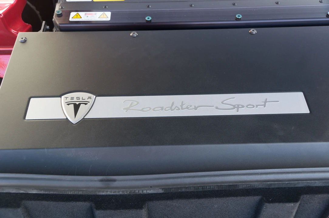 2010 Tesla Roadster - Image 10 of 26