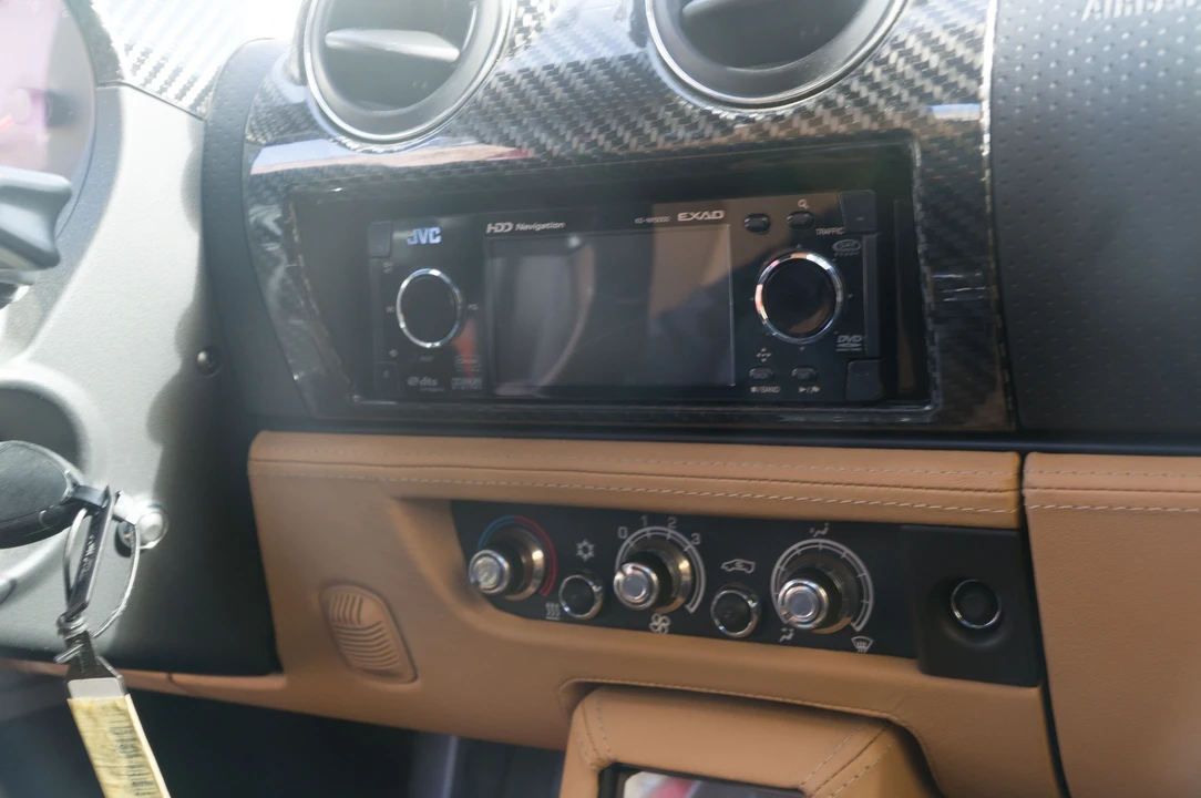 2010 Tesla Roadster - Image 17 of 26