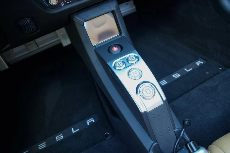 2010 Tesla Roadster - Image 16 of 20