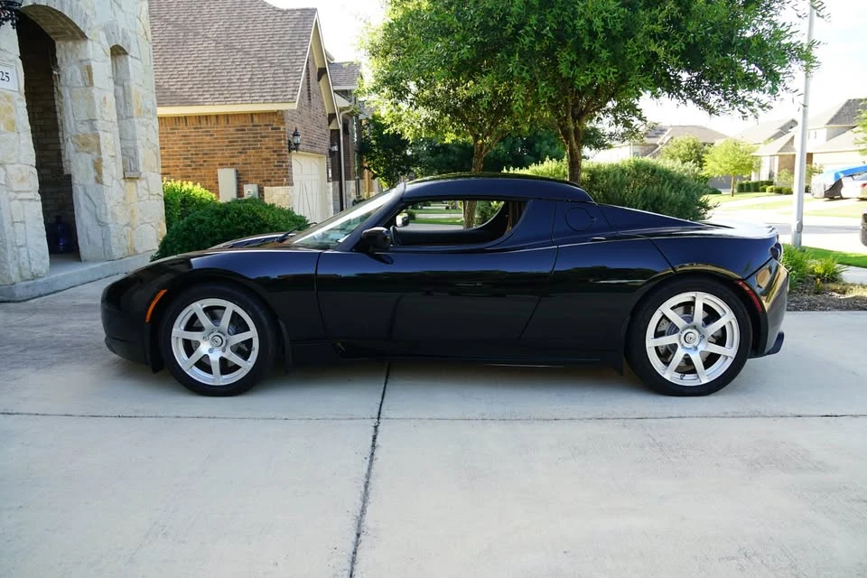 2010 Tesla Roadster - Image 11 of 20