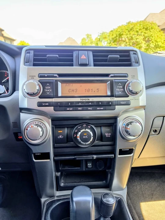 2010 Toyota 4Runner - Image 7 of 8
