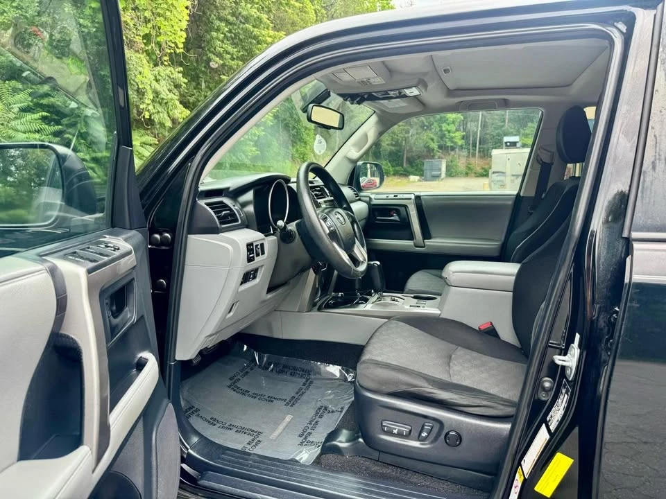 2010 Toyota 4Runner - Image 9 of 20