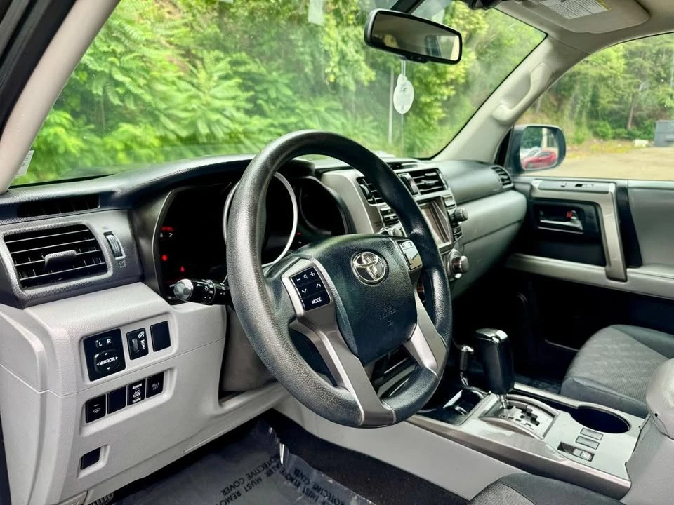 2010 Toyota 4Runner - Image 10 of 20