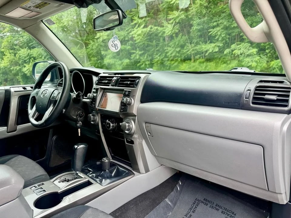 2010 Toyota 4Runner - Image 14 of 20