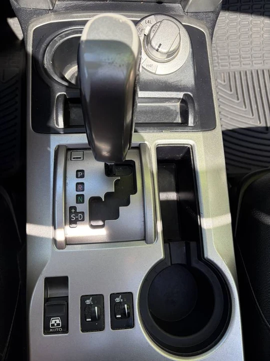 2010 Toyota 4Runner - Image 11 of 16
