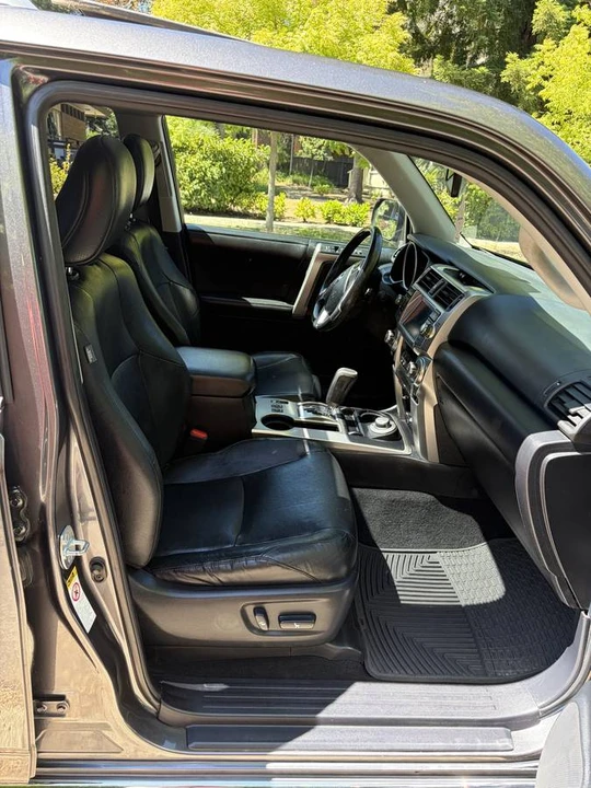 2010 Toyota 4Runner - Image 5 of 16