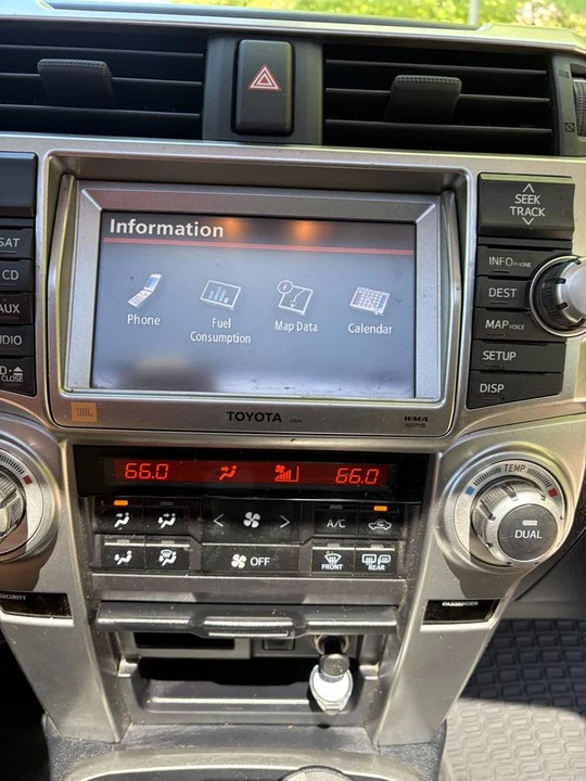 2010 Toyota 4Runner - Image 10 of 16