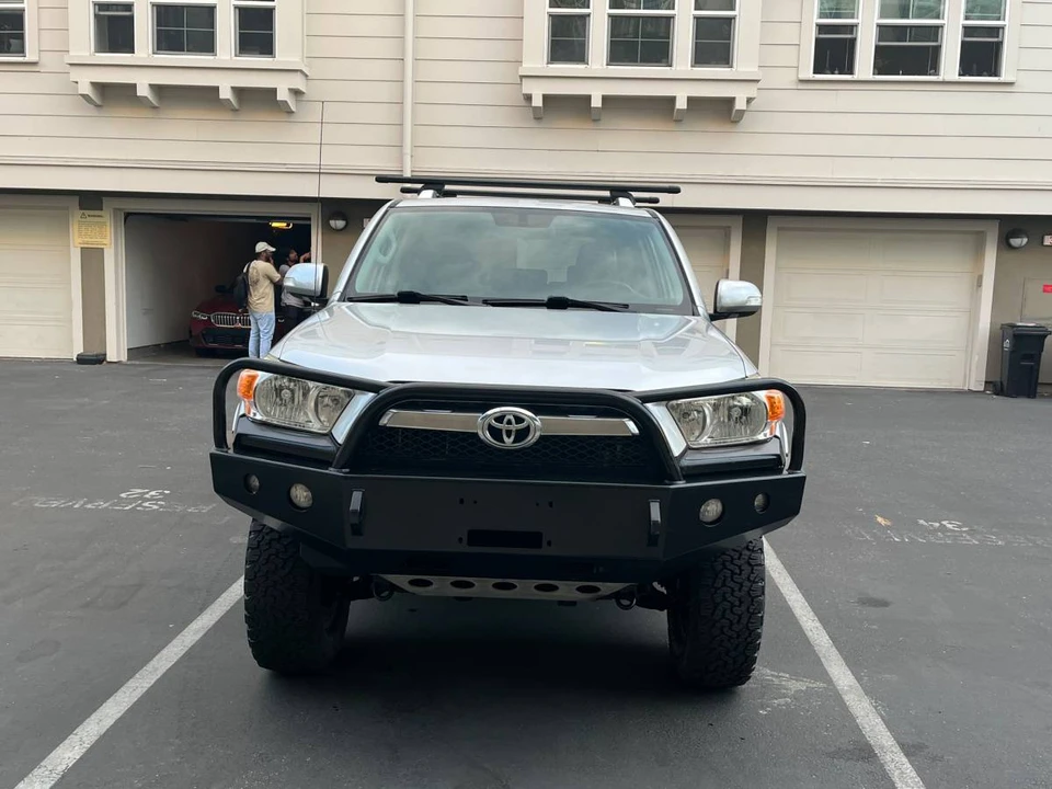 2010 Toyota 4Runner 5th Gen - Image 2 of 18