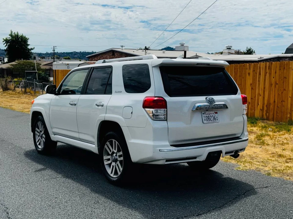 2010 Toyota 4Runner 5th Gen - Image 5 of 23