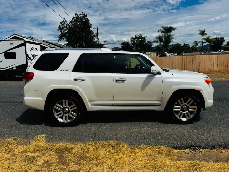 2010 Toyota 4Runner 5th Gen - Image 8 of 23