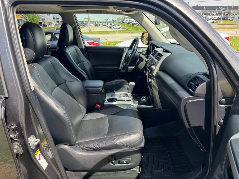2010 Toyota 4Runner - Image 14 of 18