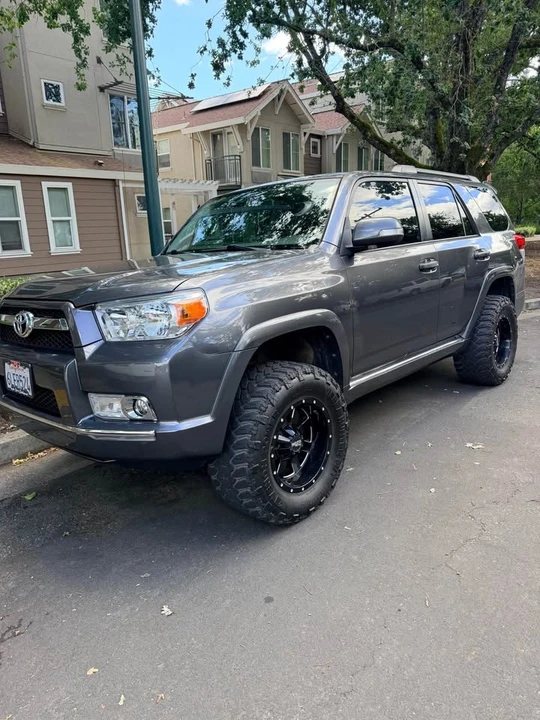 2010 Toyota 4Runner 5th Gen - Image 4 of 19