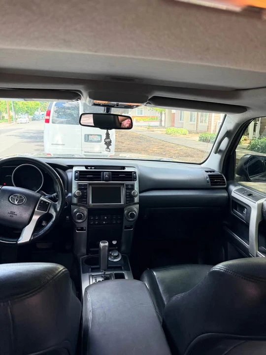 2010 Toyota 4Runner 5th Gen - Image 14 of 19