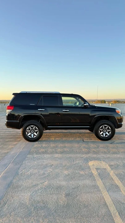 2010 Toyota 4Runner 5th Gen - Image 4 of 15