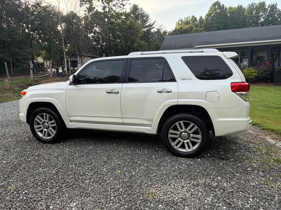 2010 Toyota 4Runner 5th Gen - Image 3 of 11
