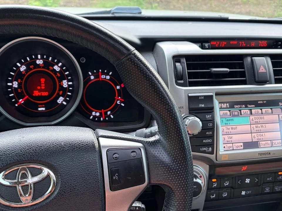 2010 Toyota 4Runner 5th Gen - Image 8 of 11