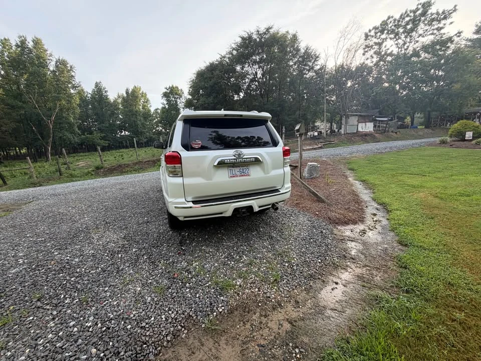 2010 Toyota 4Runner 5th Gen - Image 4 of 11