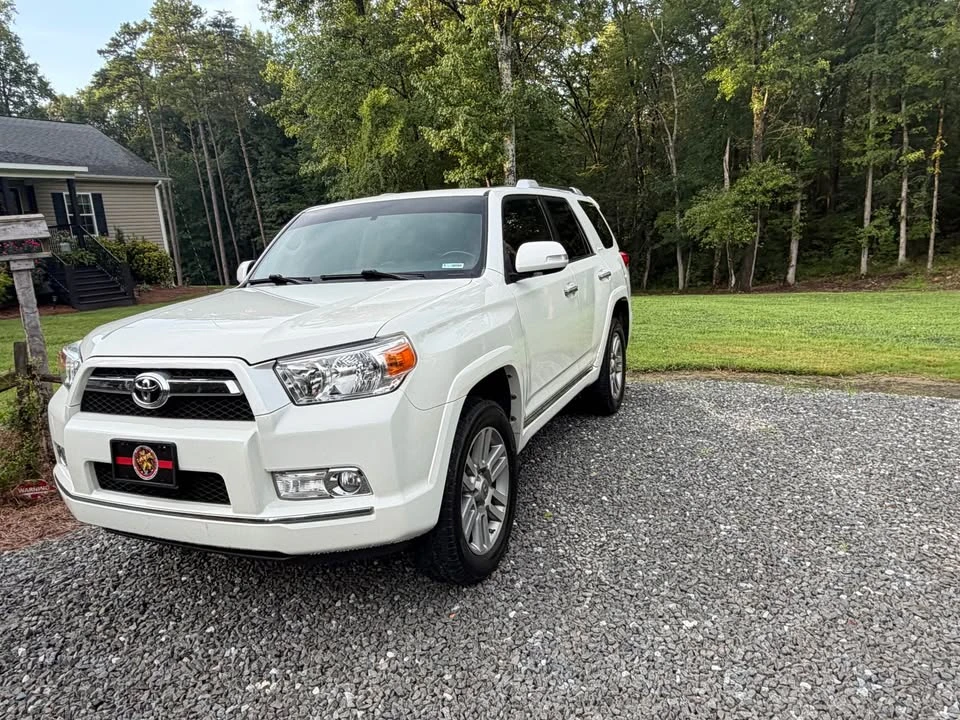 2010 Toyota 4Runner 5th Gen - Image 2 of 11