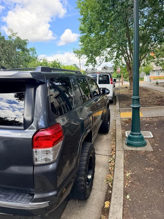 2010 Toyota 4Runner 5th Gen - Image 2 of 19