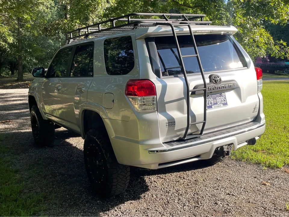 2010 Toyota 4Runner 5th Gen - Image 9 of 10
