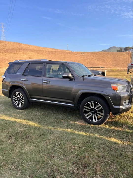 2010 Toyota 4Runner 5th Gen - Image 3 of 10