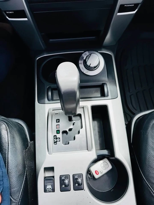 2010 Toyota 4Runner 5th Gen - Image 14 of 18