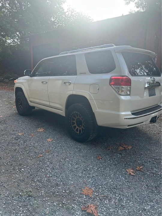 2010 Toyota 4Runner 5th Gen - Image 7 of 14