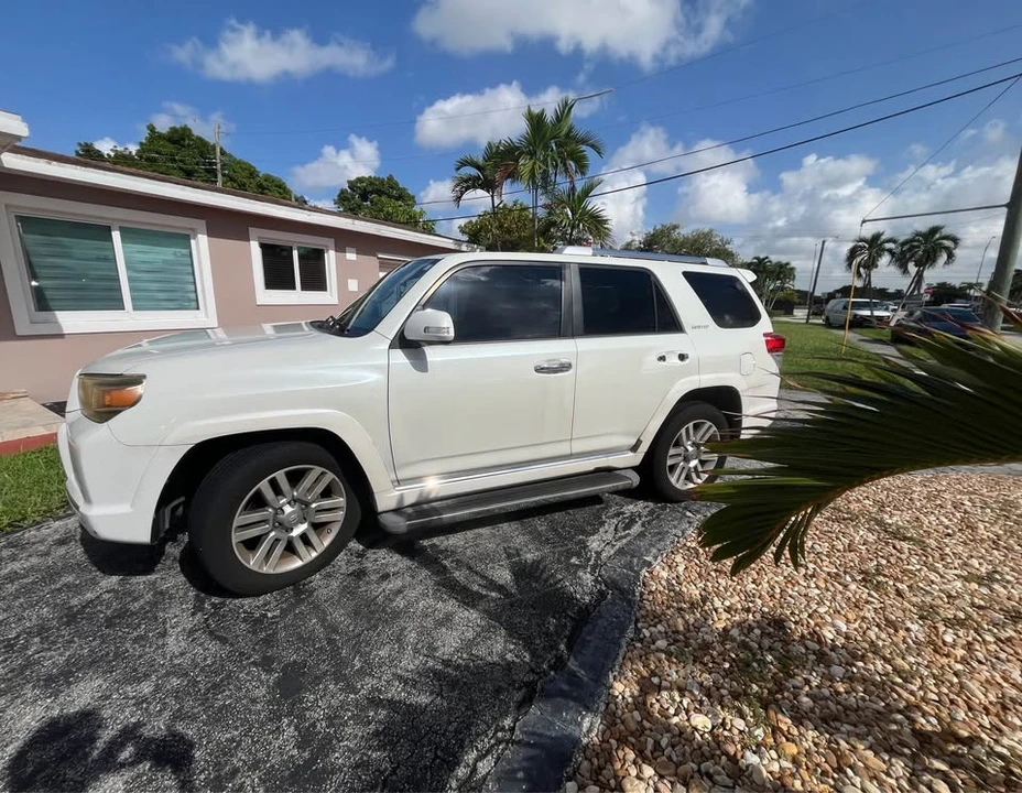2010 Toyota 4Runner 5th Gen - Image 2 of 10