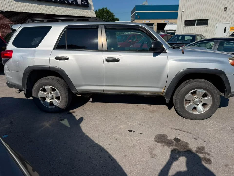 2010 Toyota 4Runner 5th Gen - Image 9 of 12