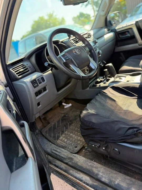 2010 Toyota 4Runner 5th Gen - Image 5 of 12