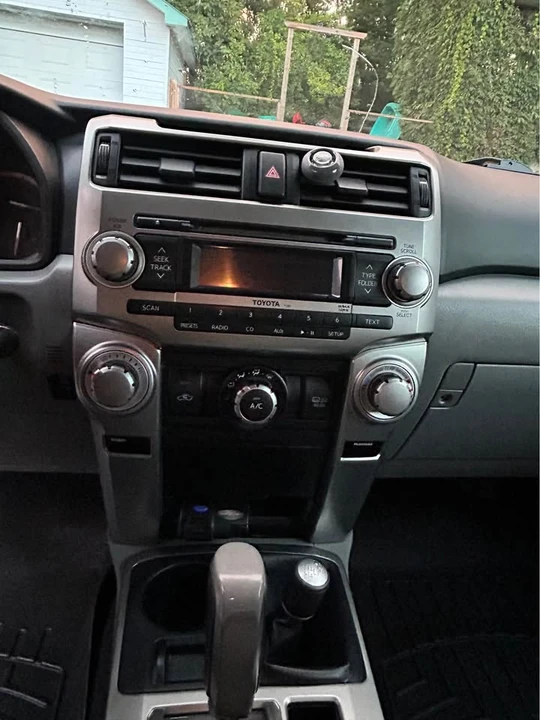 2010 Toyota 4Runner 5th Gen - Image 4 of 11