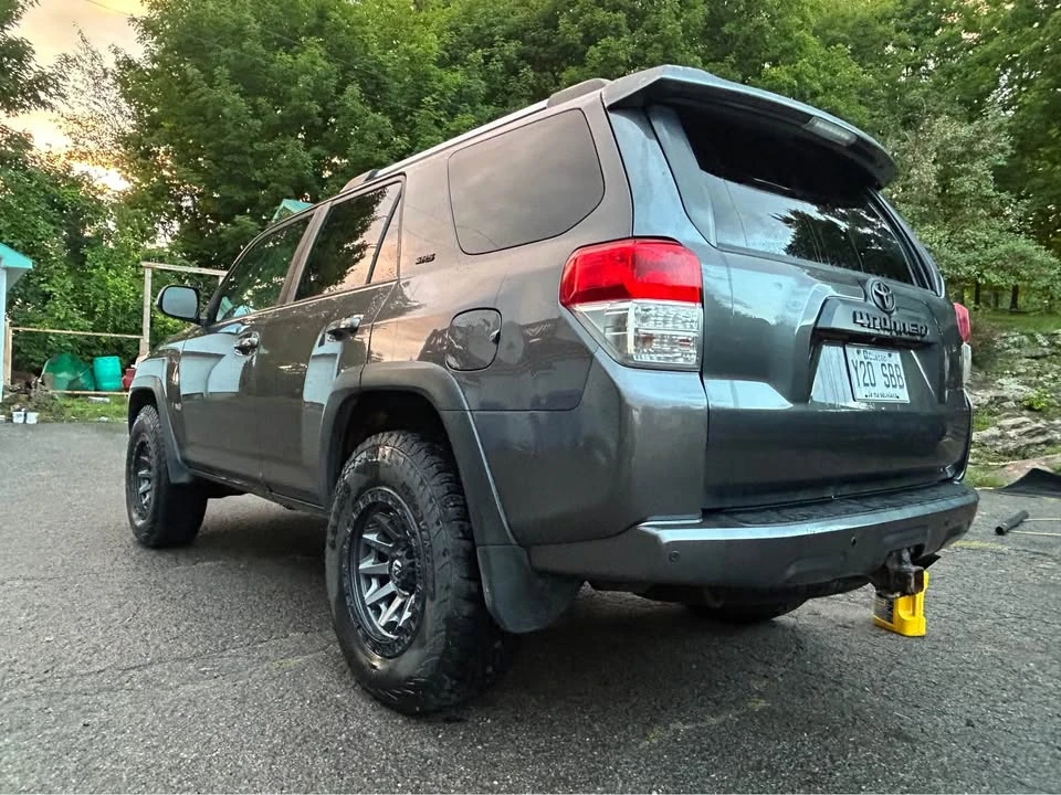 2010 Toyota 4Runner 5th Gen - Image 3 of 11