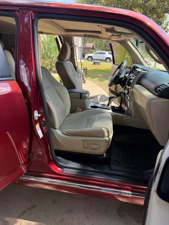 2010 Toyota 4Runner 5th Gen - Image 5 of 12