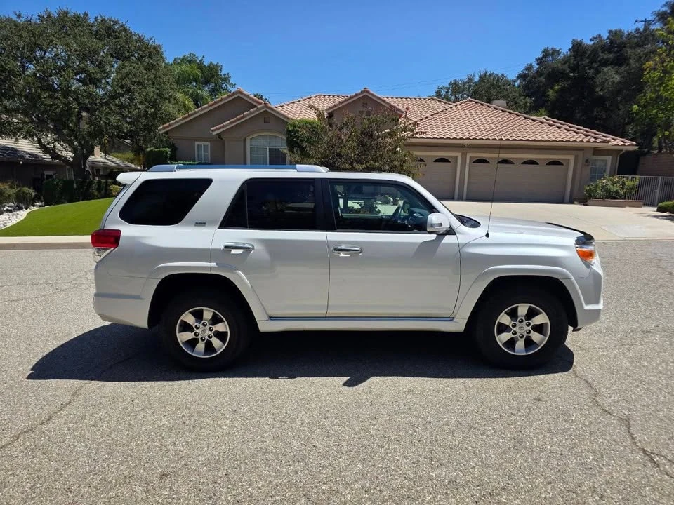 2010 Toyota 4Runner 5th Gen - Image 8 of 20