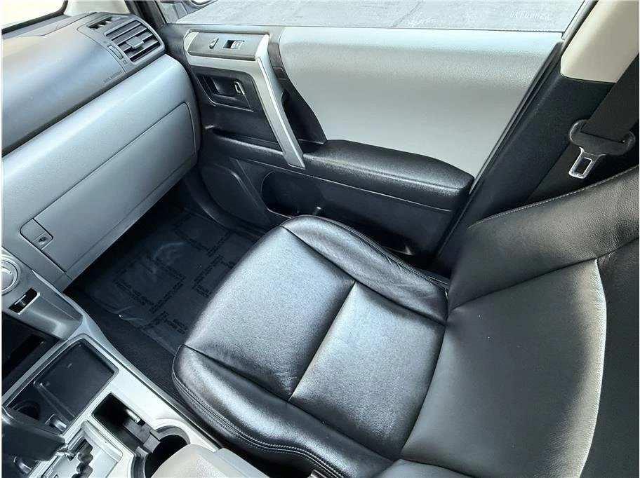 2010 Toyota 4Runner 5th Gen - Image 18 of 20