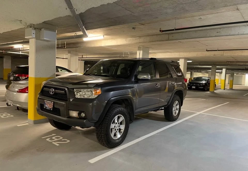 2010 Toyota 4Runner 5th Gen - Image 9 of 10