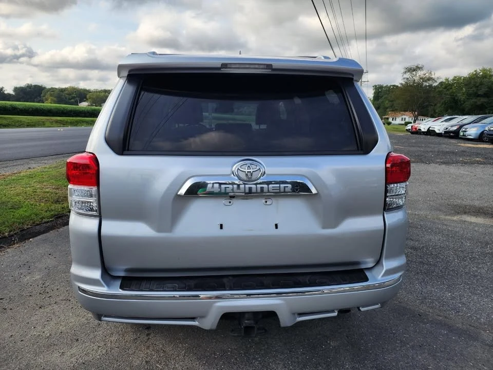 2010 Toyota 4Runner 5th Gen - Image 5 of 20
