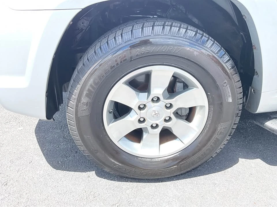 2010 Toyota 4Runner - Image 17 of 21