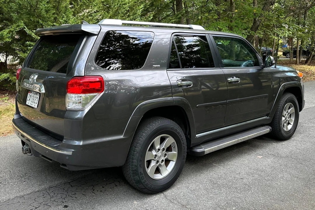 2010 Toyota 4Runner 5th Gen - Image 4 of 31